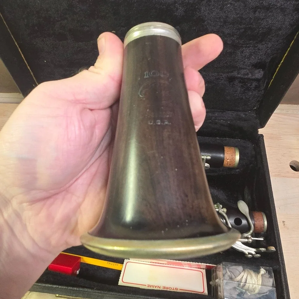 Selmer 100 Signet Wood Clarinet READ